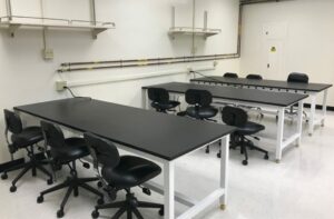 Lab tables 1024x673 1