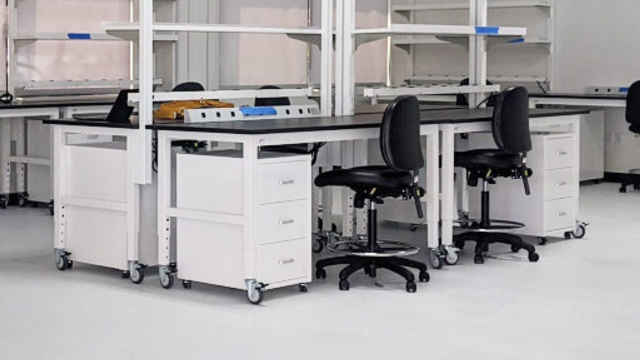 Tips for Physically Inspecting Lab Tables for Sale LabTech